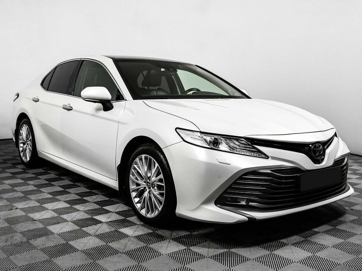 Toyota Camry 2019