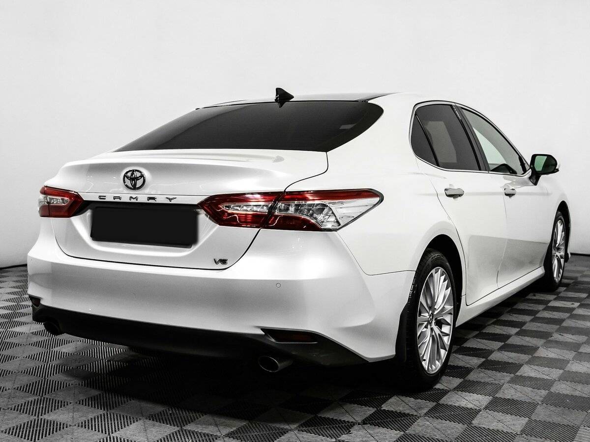 Toyota Camry 2019