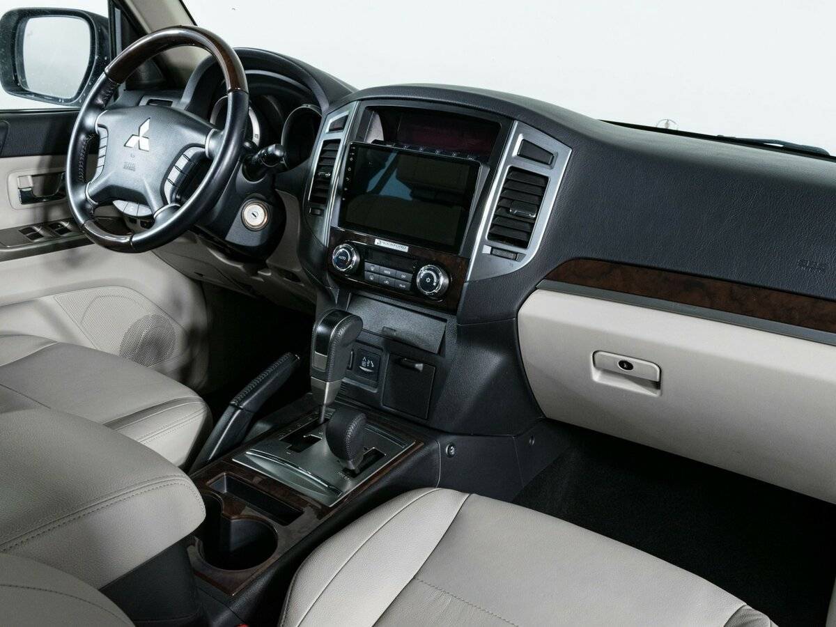 Mitsubishi Pajero 2019