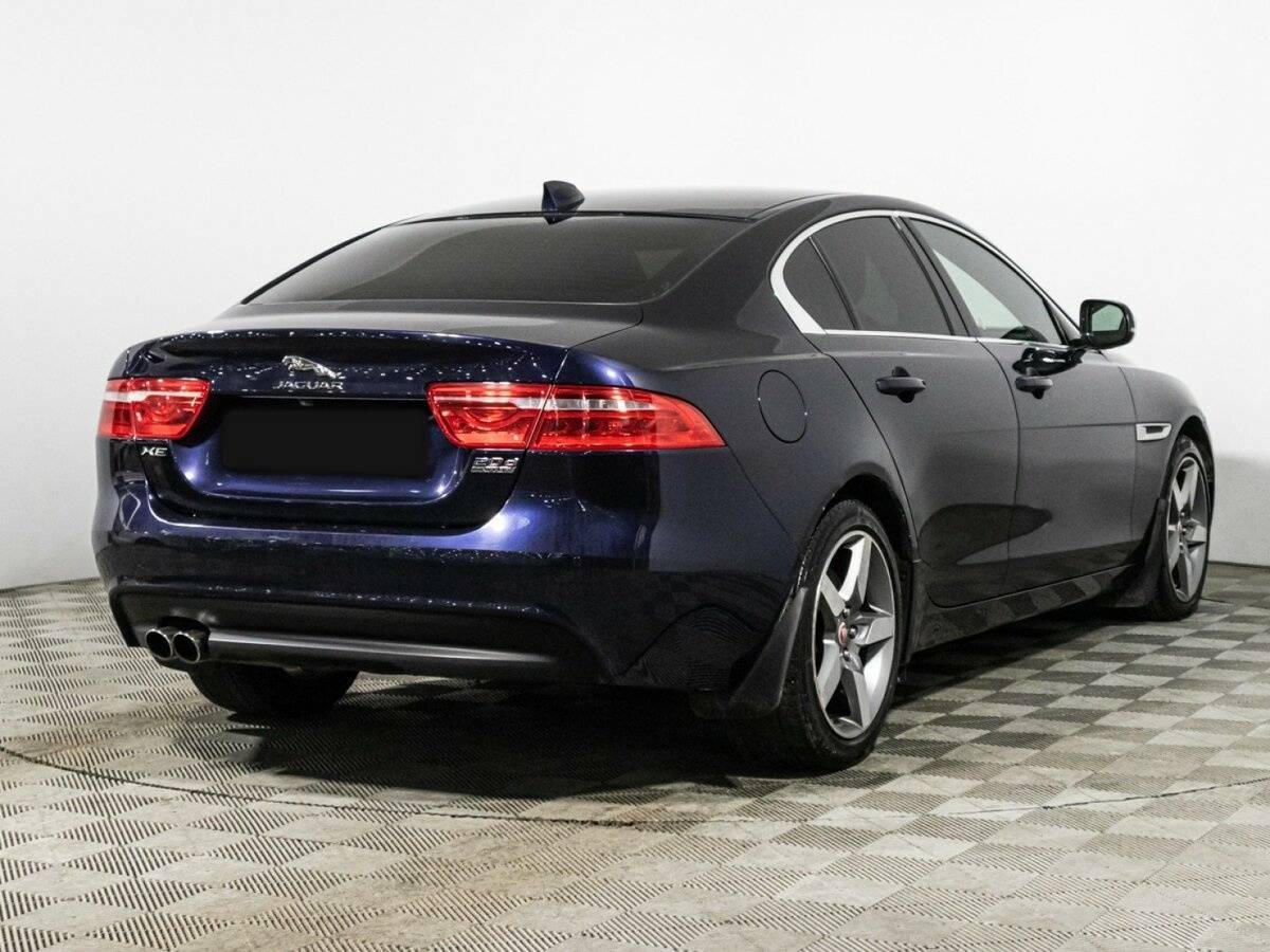 Jaguar XE