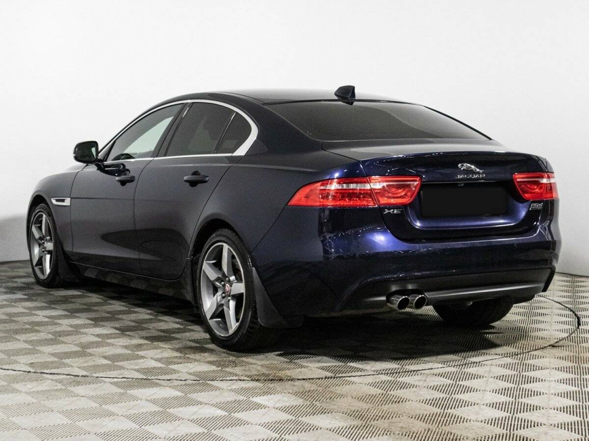 Jaguar XE