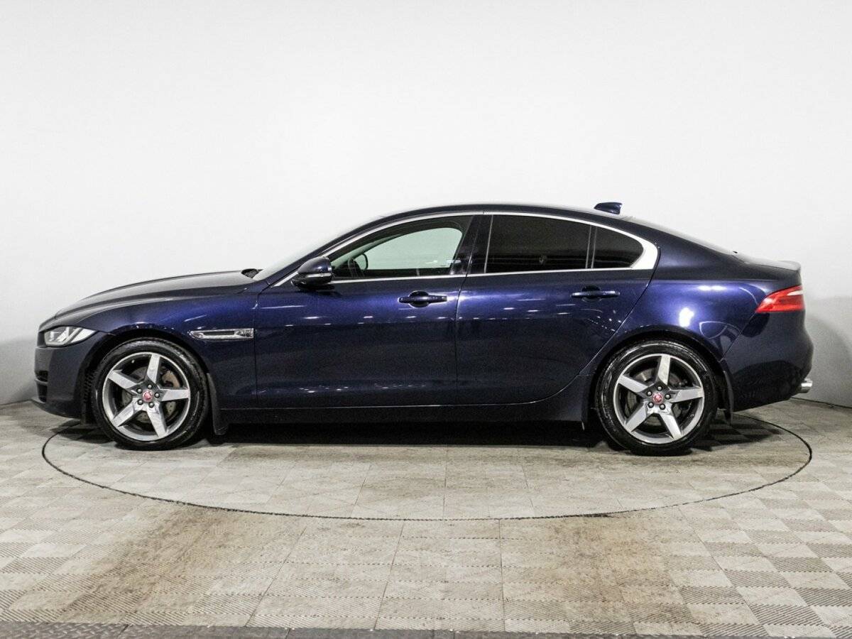 Jaguar XE