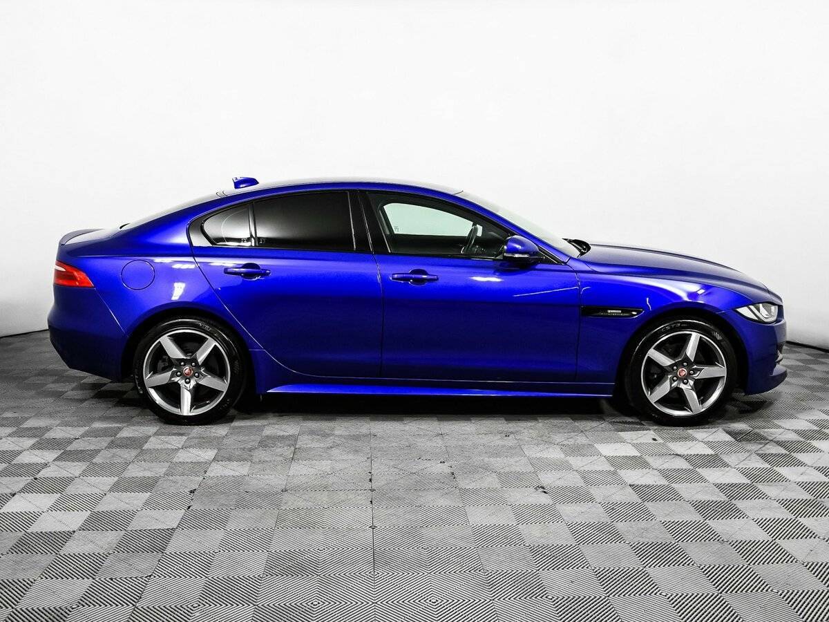 Jaguar XE