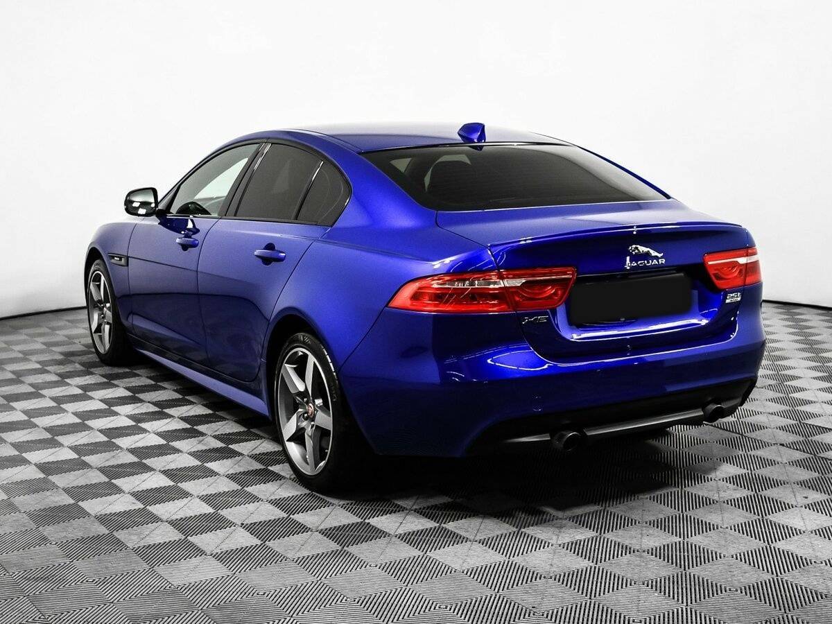 Jaguar XE