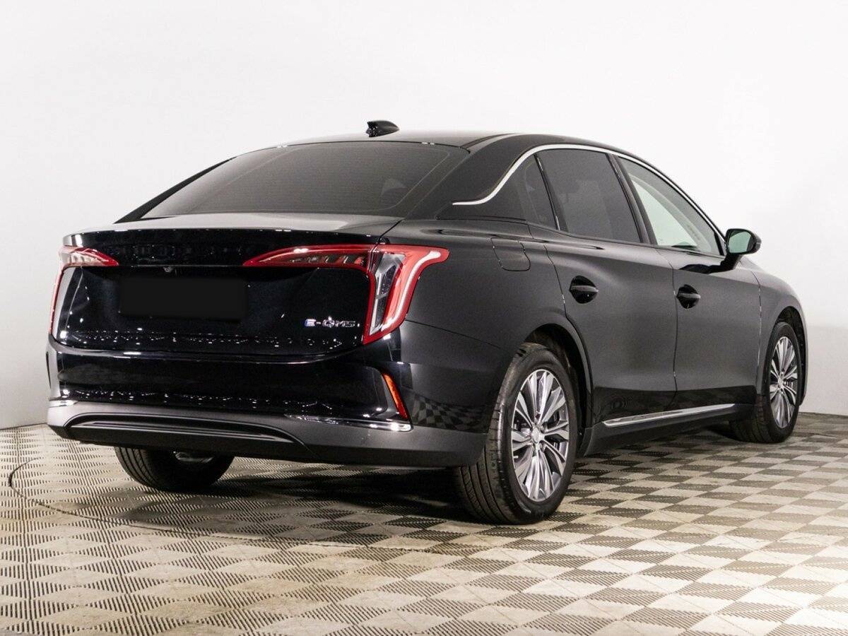 Hongqi E-QM5