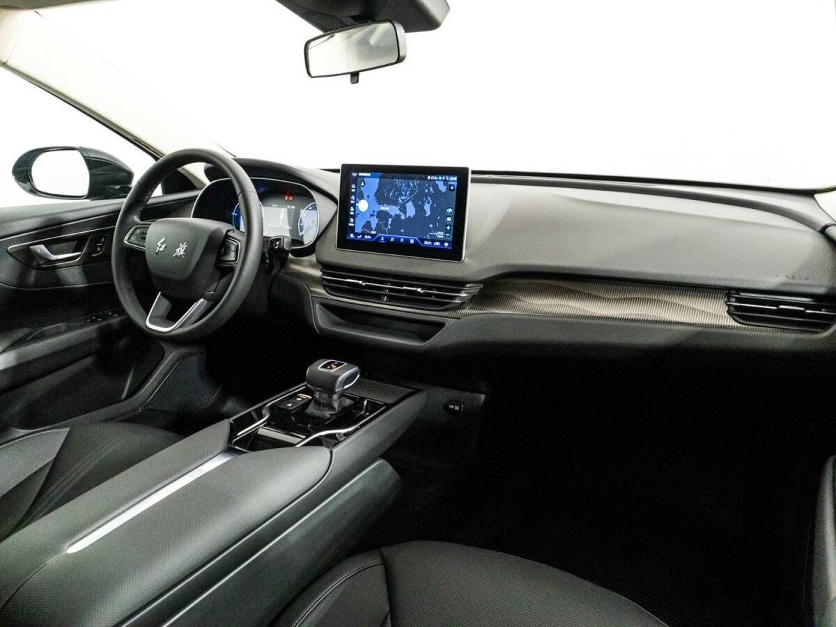 Hongqi E-QM5 2022