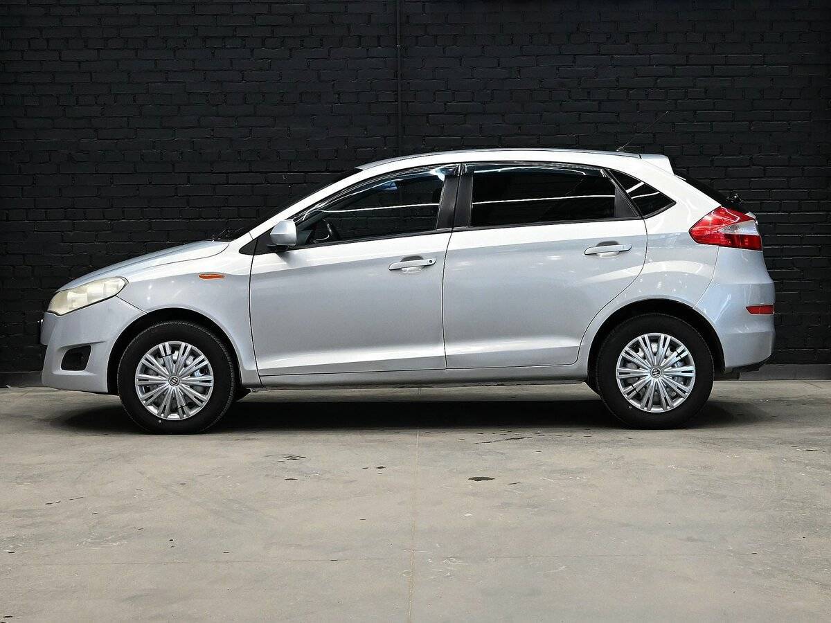 Chery Very (A13)