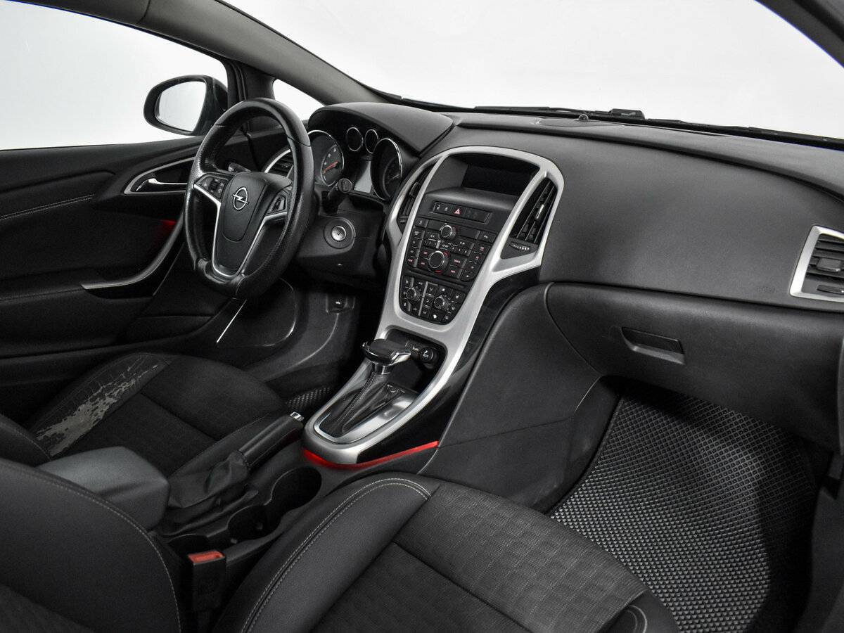Opel Astra 2012