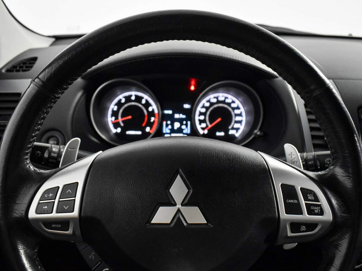 Mitsubishi Outlander 2011