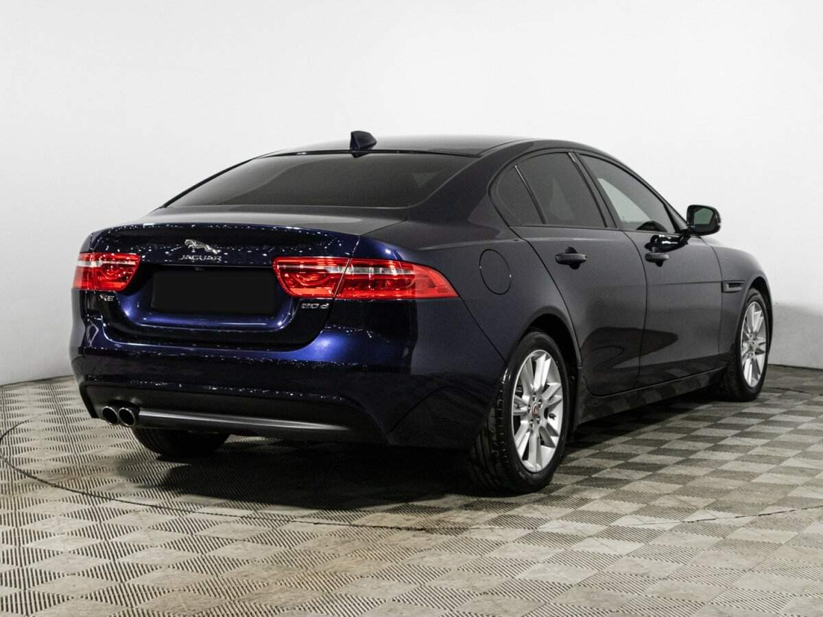 Jaguar XE