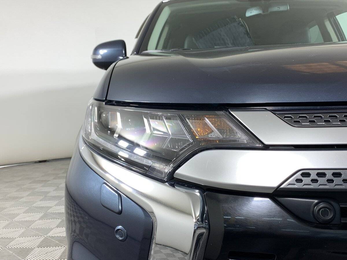 Mitsubishi Outlander 2020