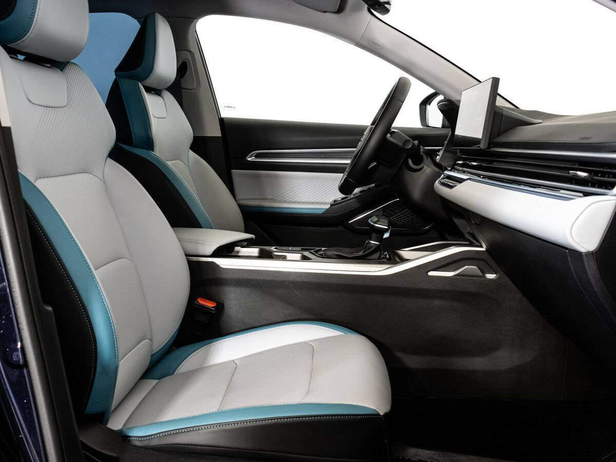 Geely Emgrand 2023