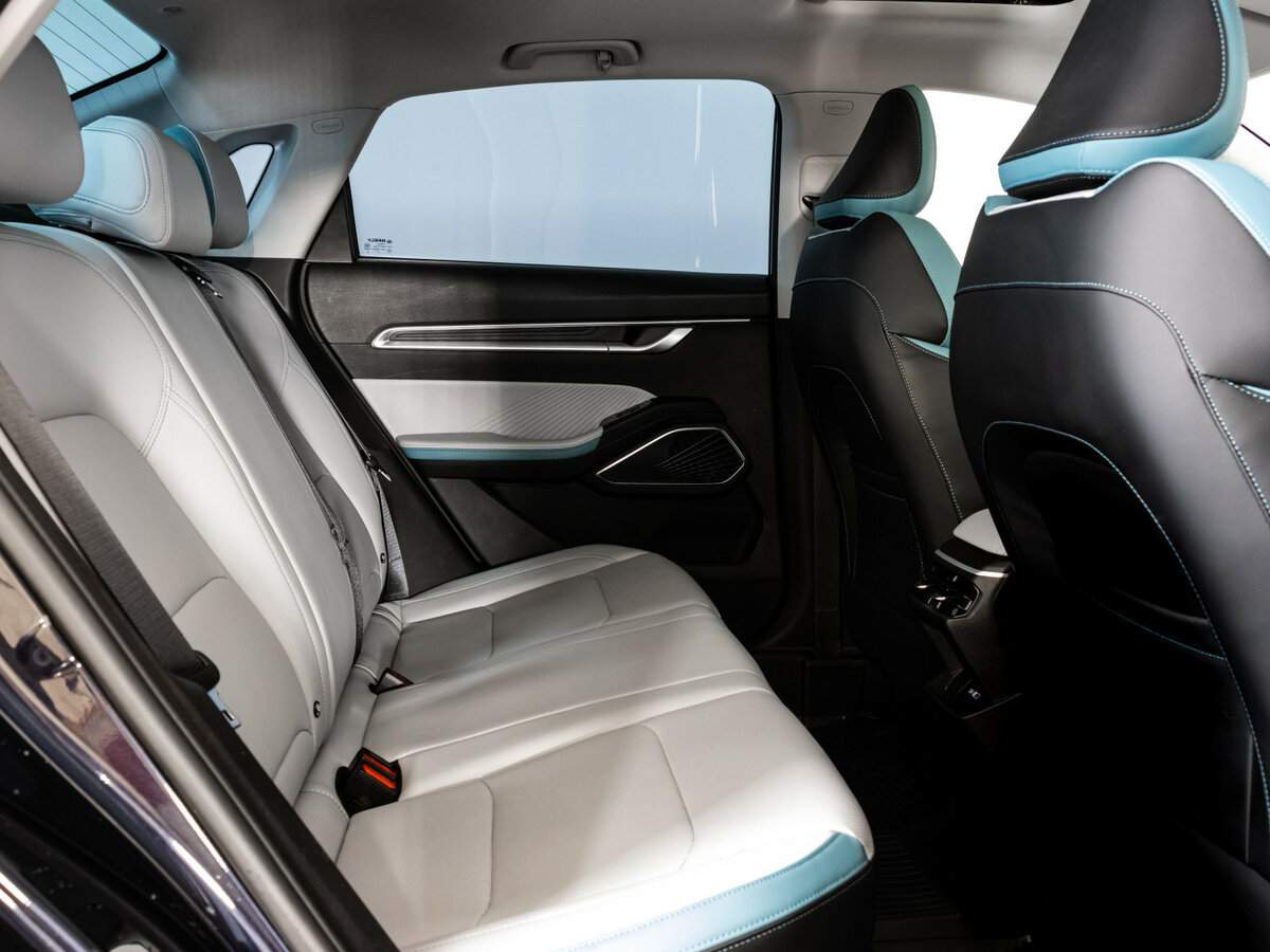 Geely Emgrand 2023