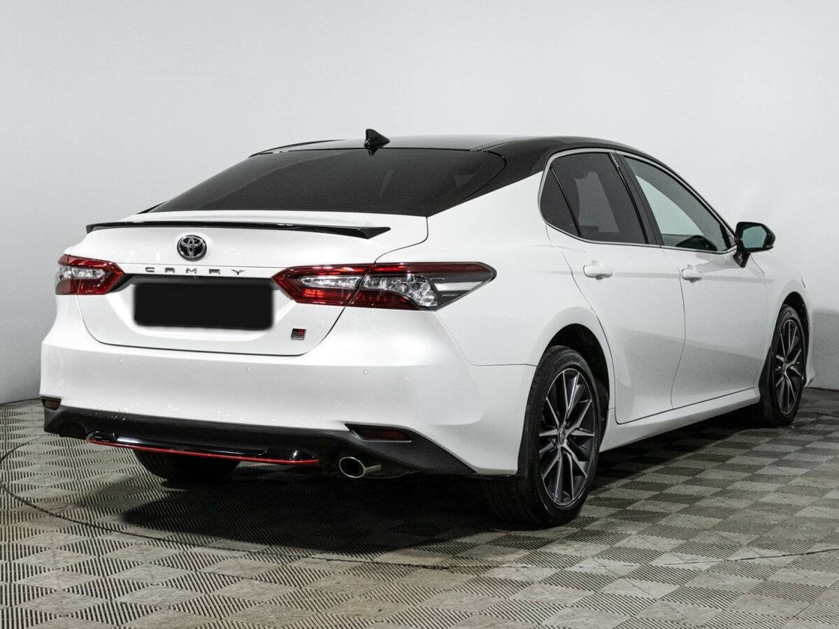 Toyota Camry 2021