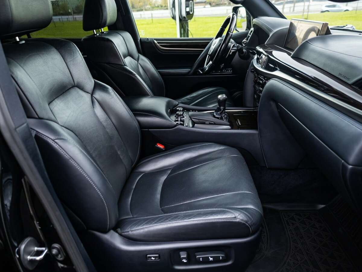 Lexus LX 2018
