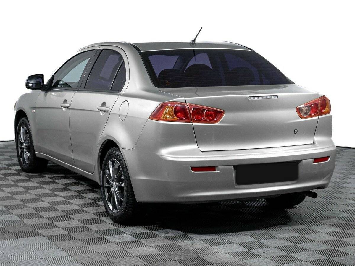 Mitsubishi Lancer