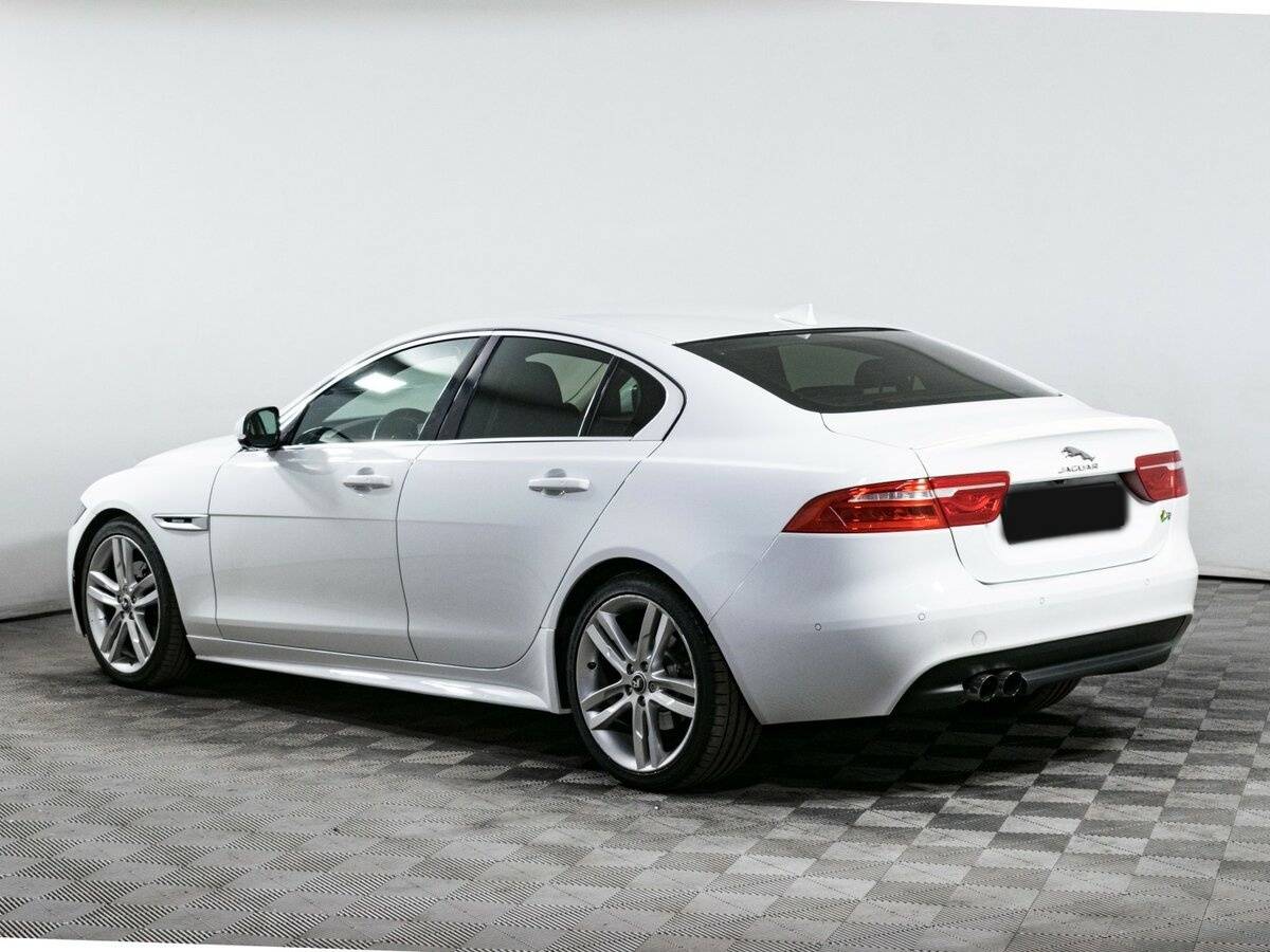 Jaguar XE