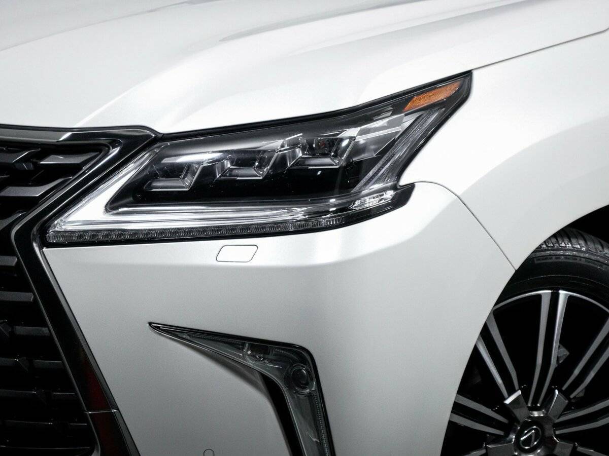 Lexus LX 2021