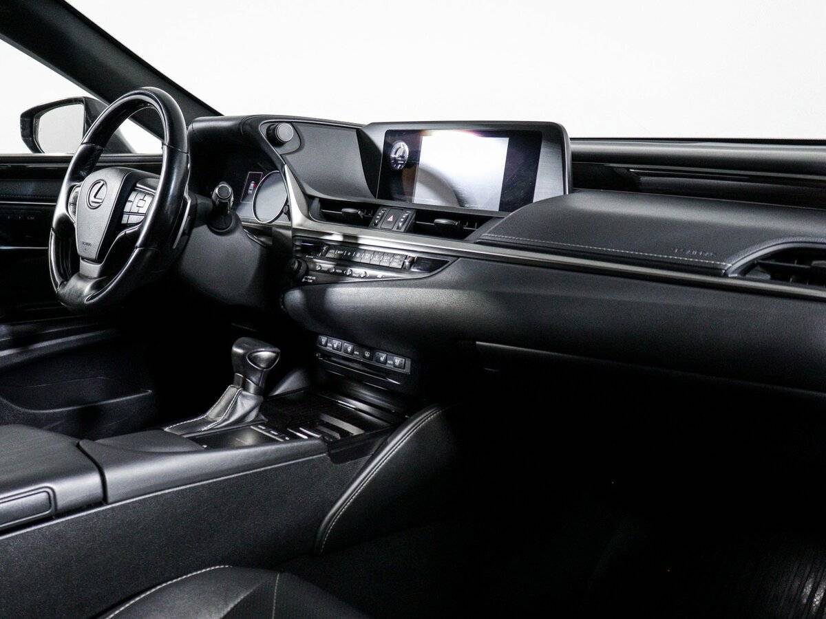 Lexus ES 2019