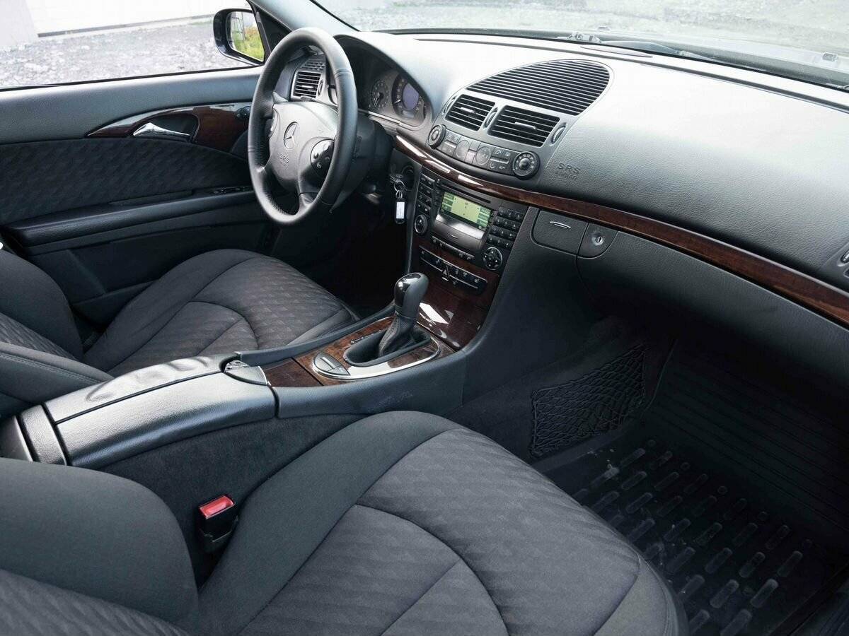 Mercedes-Benz E-Класс 2004