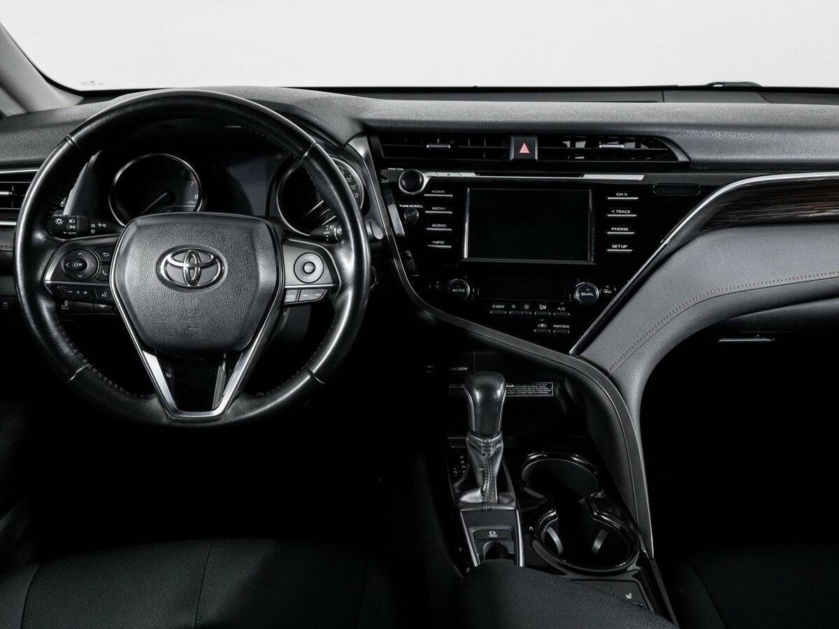 Toyota Camry 2019
