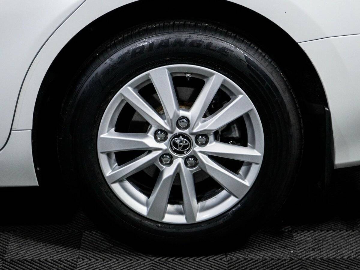 Toyota Camry 2019