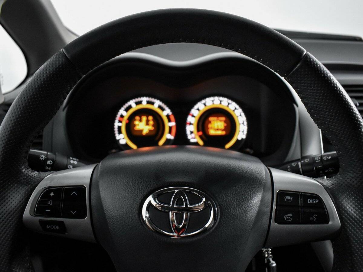 Toyota Auris 2012