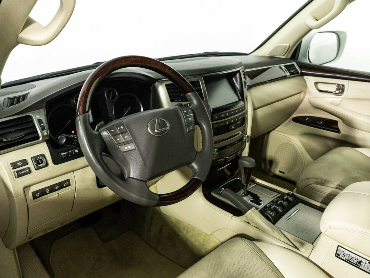 Lexus LX 2013