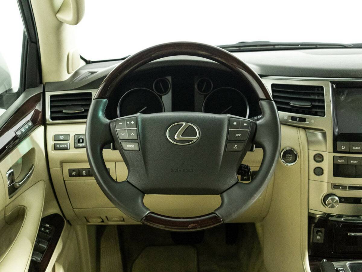 Lexus LX 2013