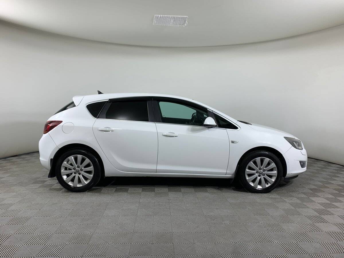 Opel Astra 2011