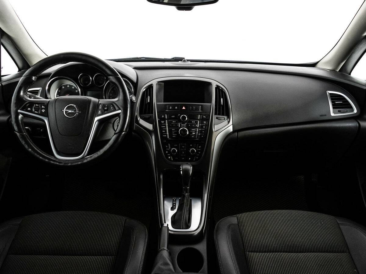 Opel Astra 2012