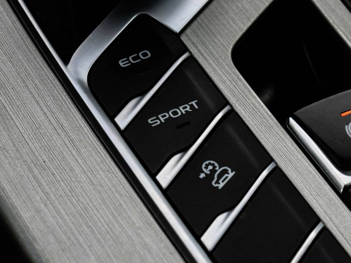 Geely Coolray 2022