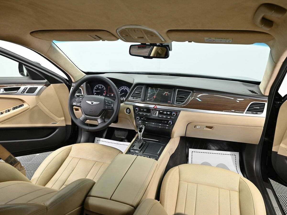 Hyundai Genesis 2016