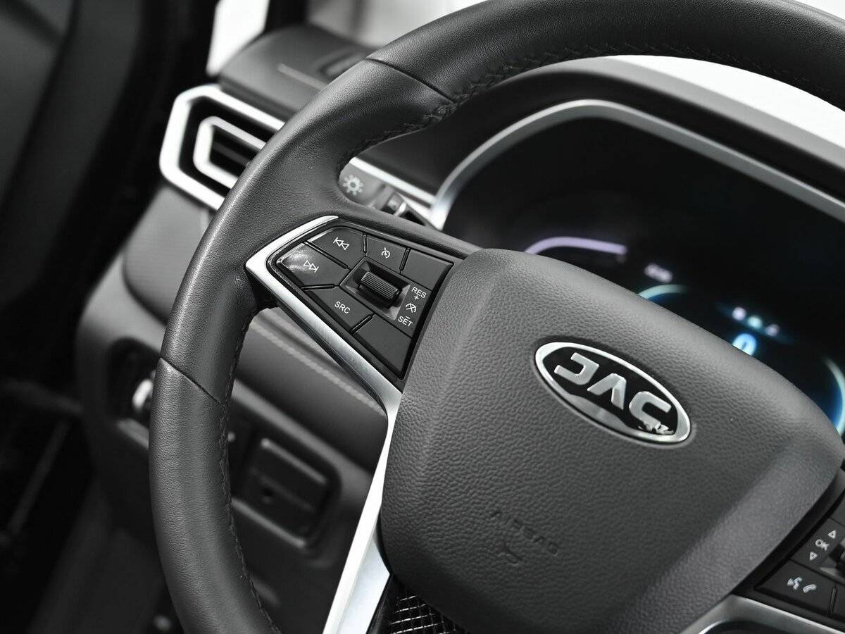 JAC J7