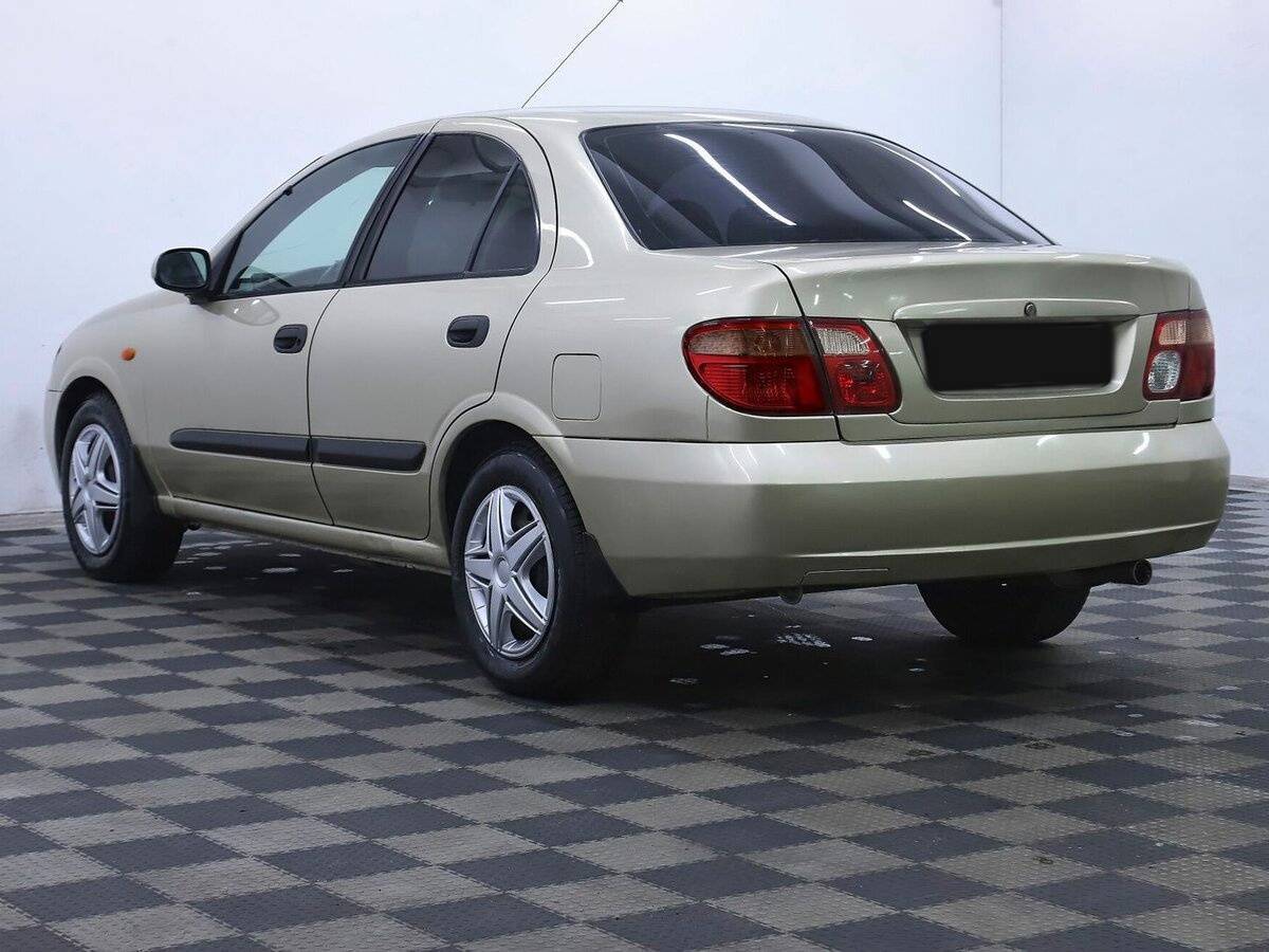Nissan Almera