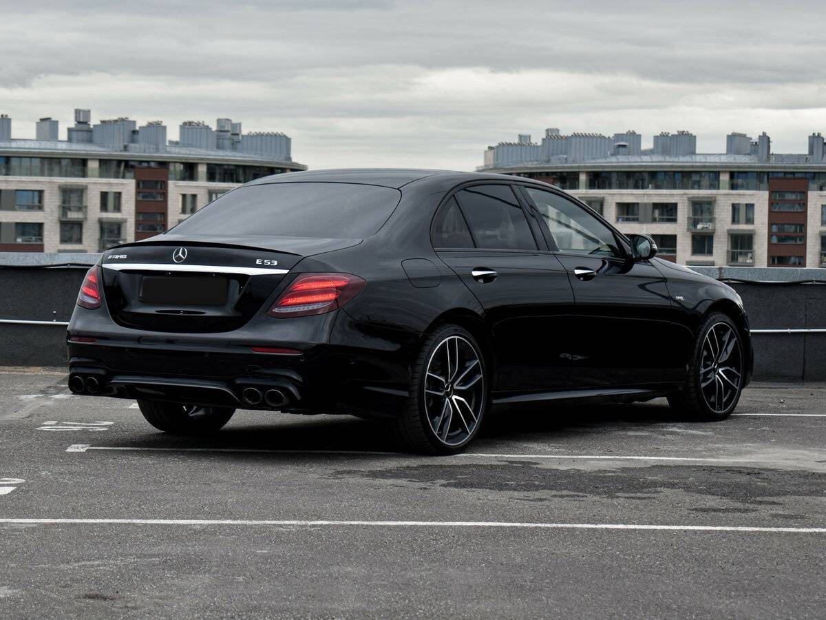 Mercedes-Benz E-Класс AMG