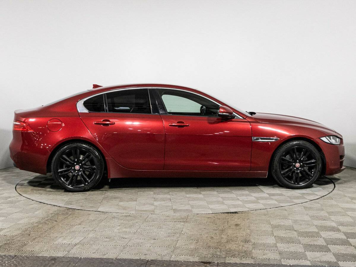 Jaguar XE