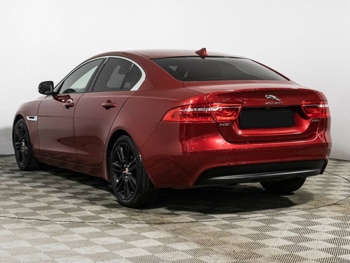 Jaguar XE
