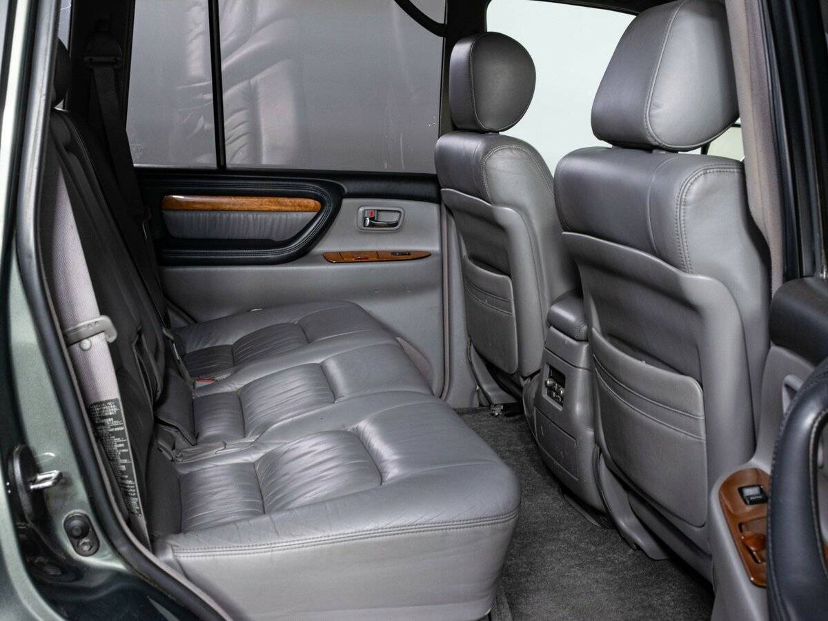 Lexus LX 2006