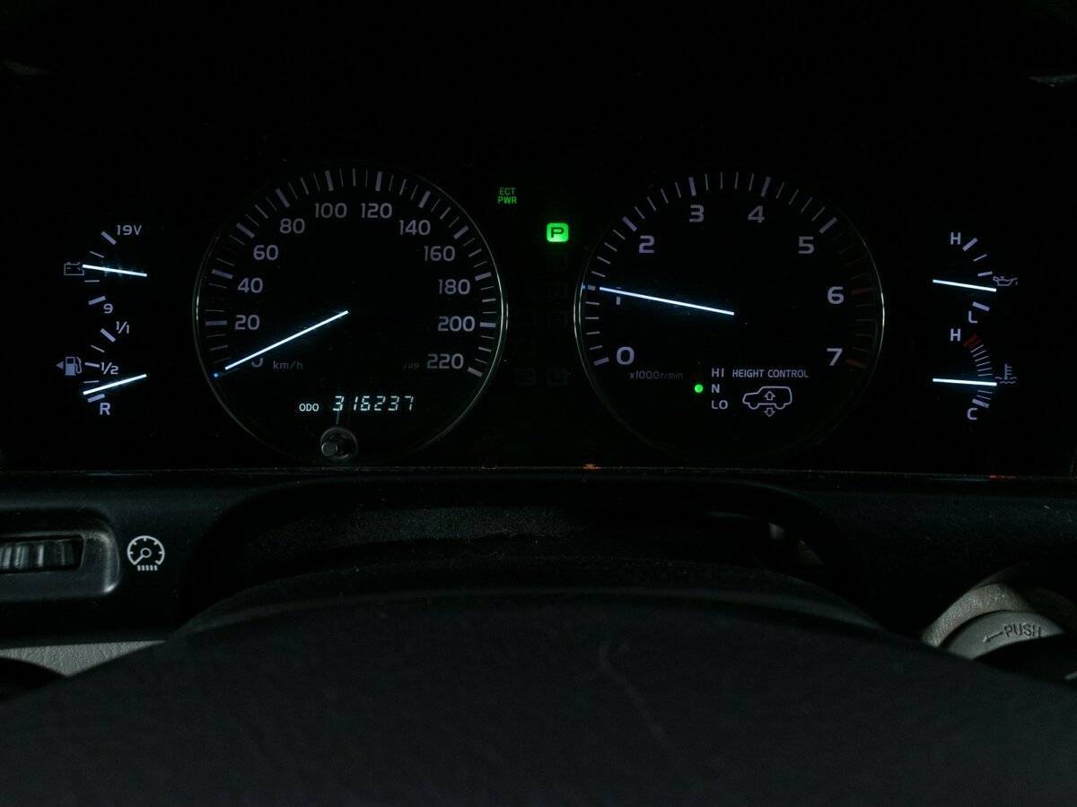 Lexus LX 2006