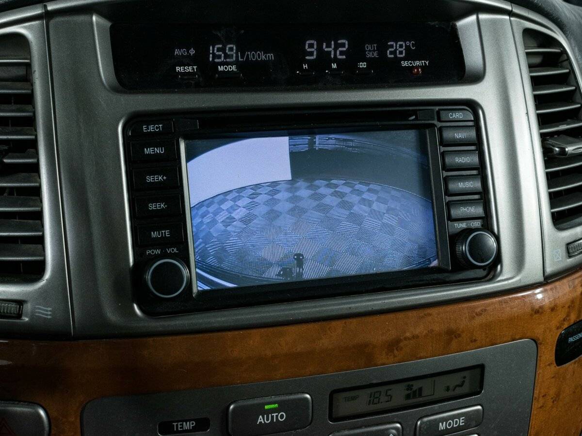 Lexus LX 2006