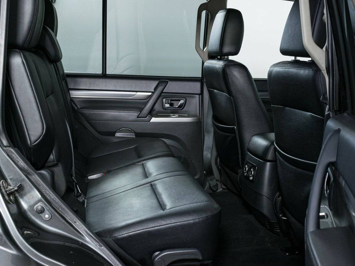 Mitsubishi Pajero 2013
