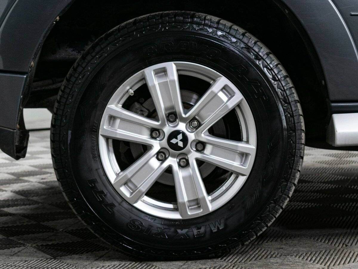 Mitsubishi Pajero 2013
