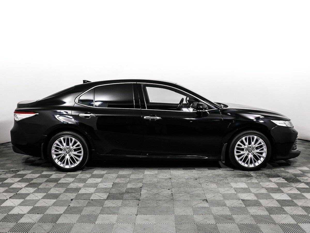 Toyota Camry 2021