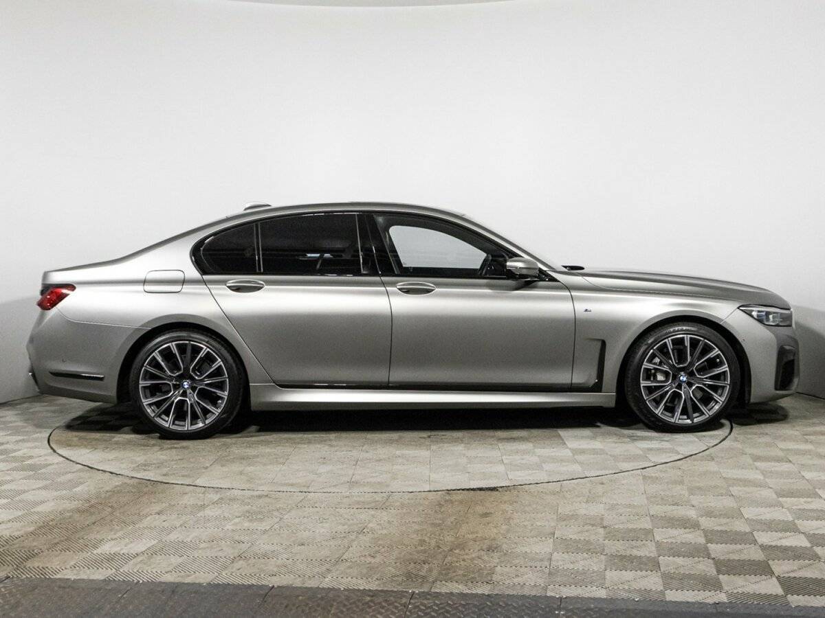 BMW 7 серии 2020