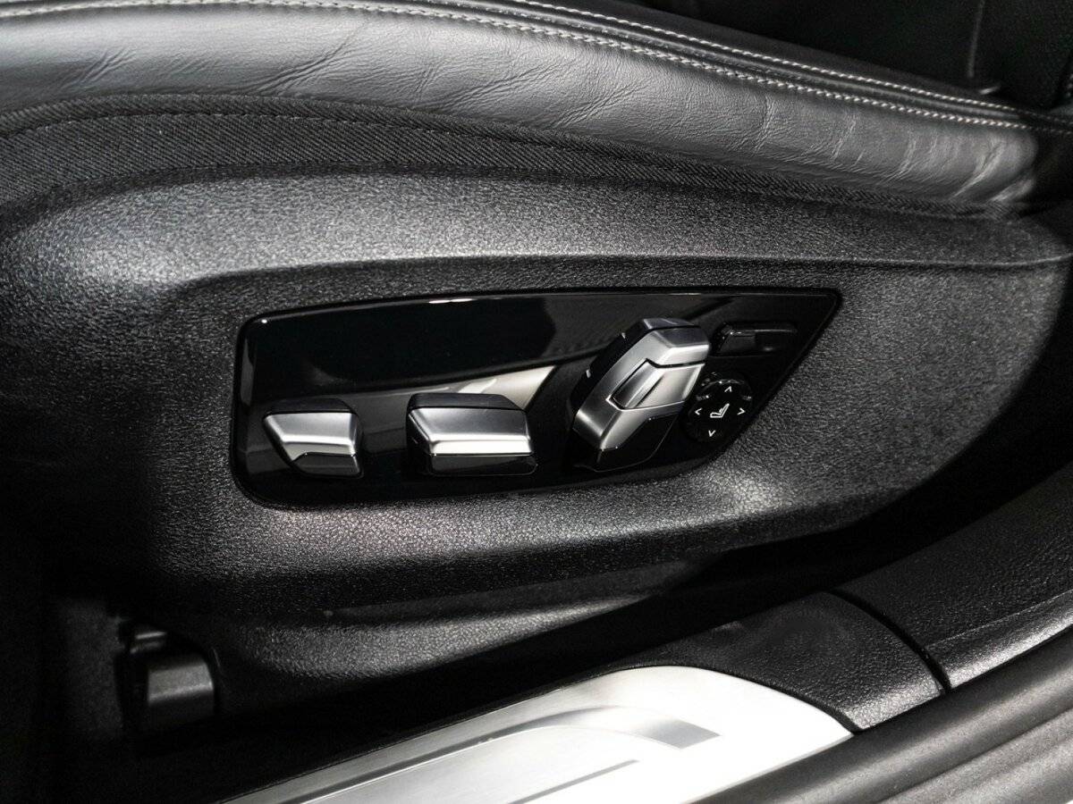 BMW 7 серии 2020