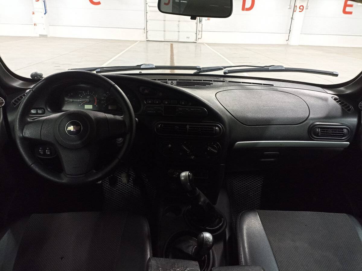 Chevrolet Niva 2012