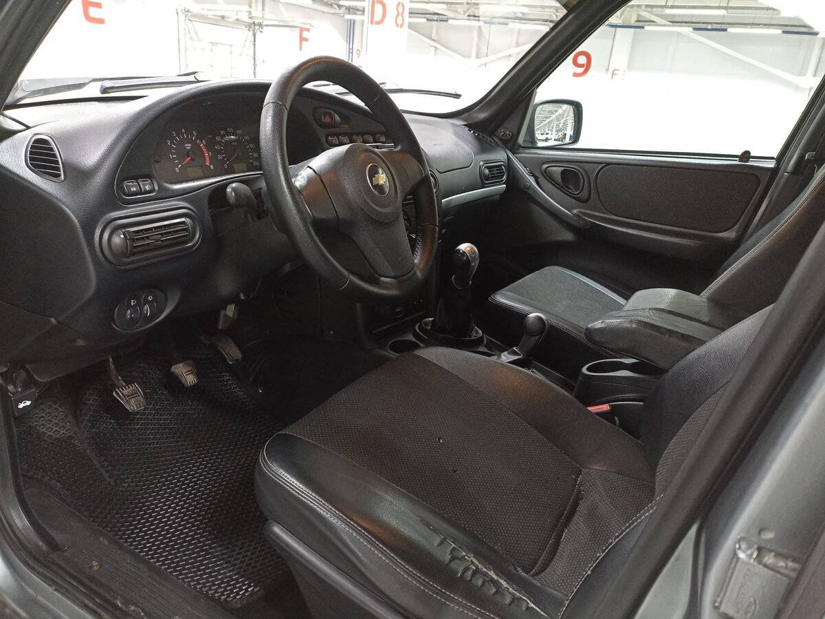 Chevrolet Niva 2012