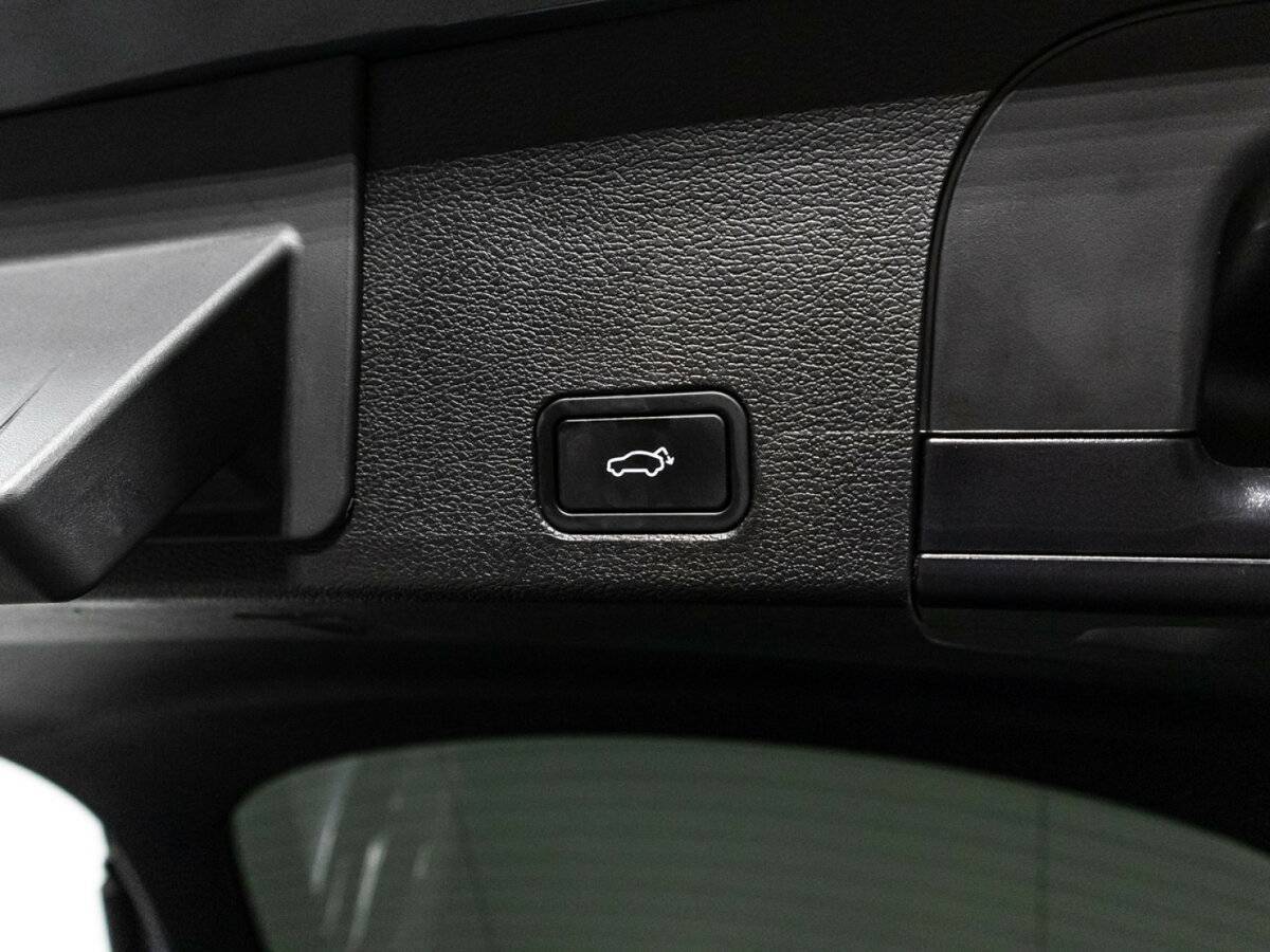 Geely Tugella 2022