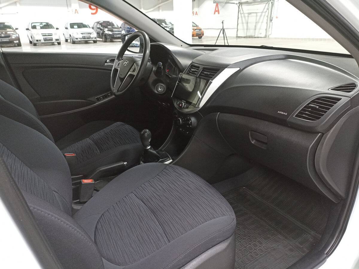 Hyundai Solaris 2015